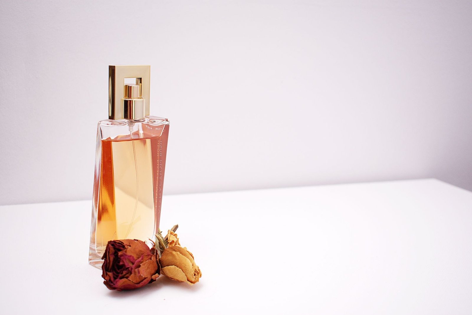 Perfumaria — Perfume Feminino de Baunilha: Os doces que viciam!