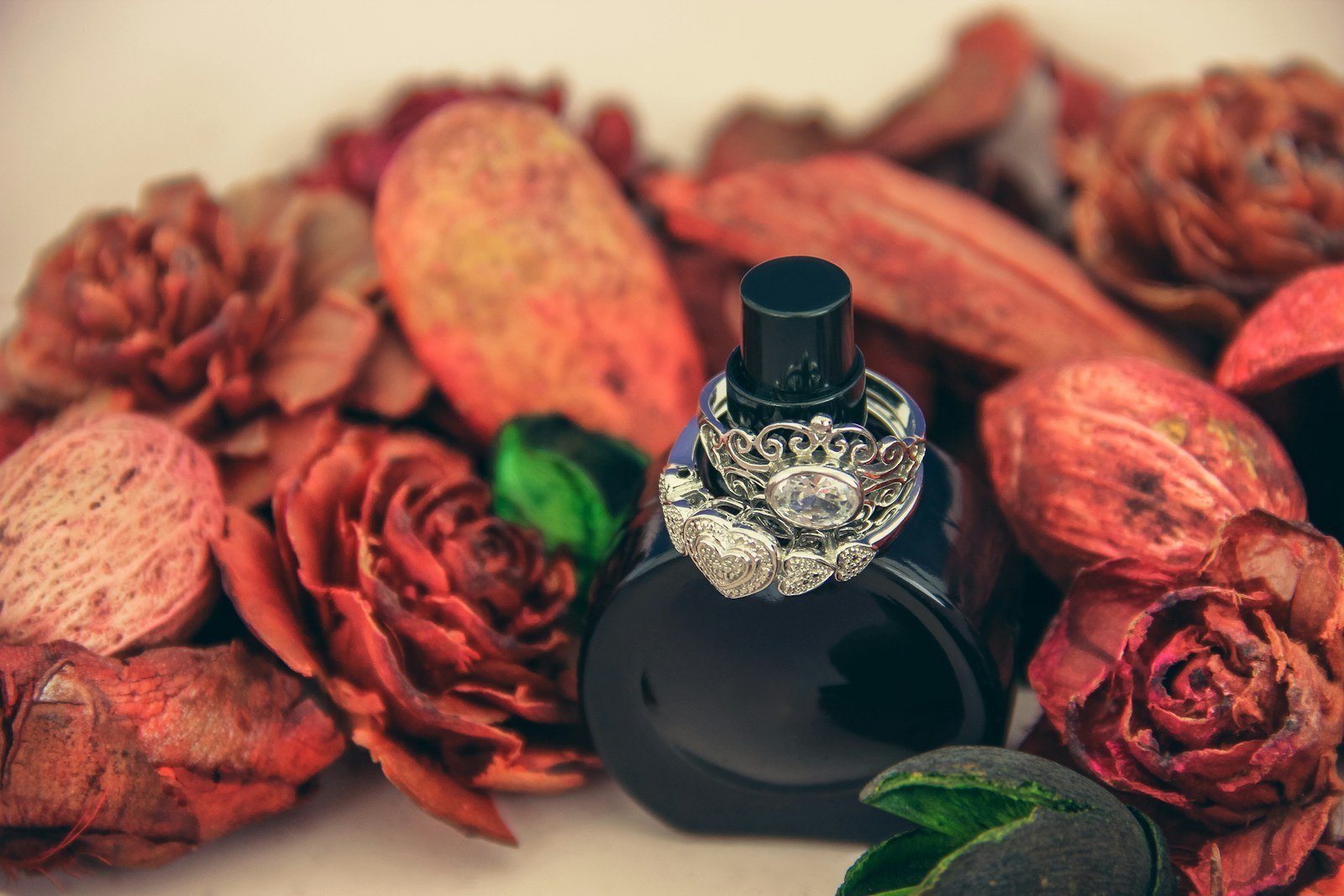 Perfumaria — Perfumes Femininos Que Recebem Elogios e Param o Ambiente