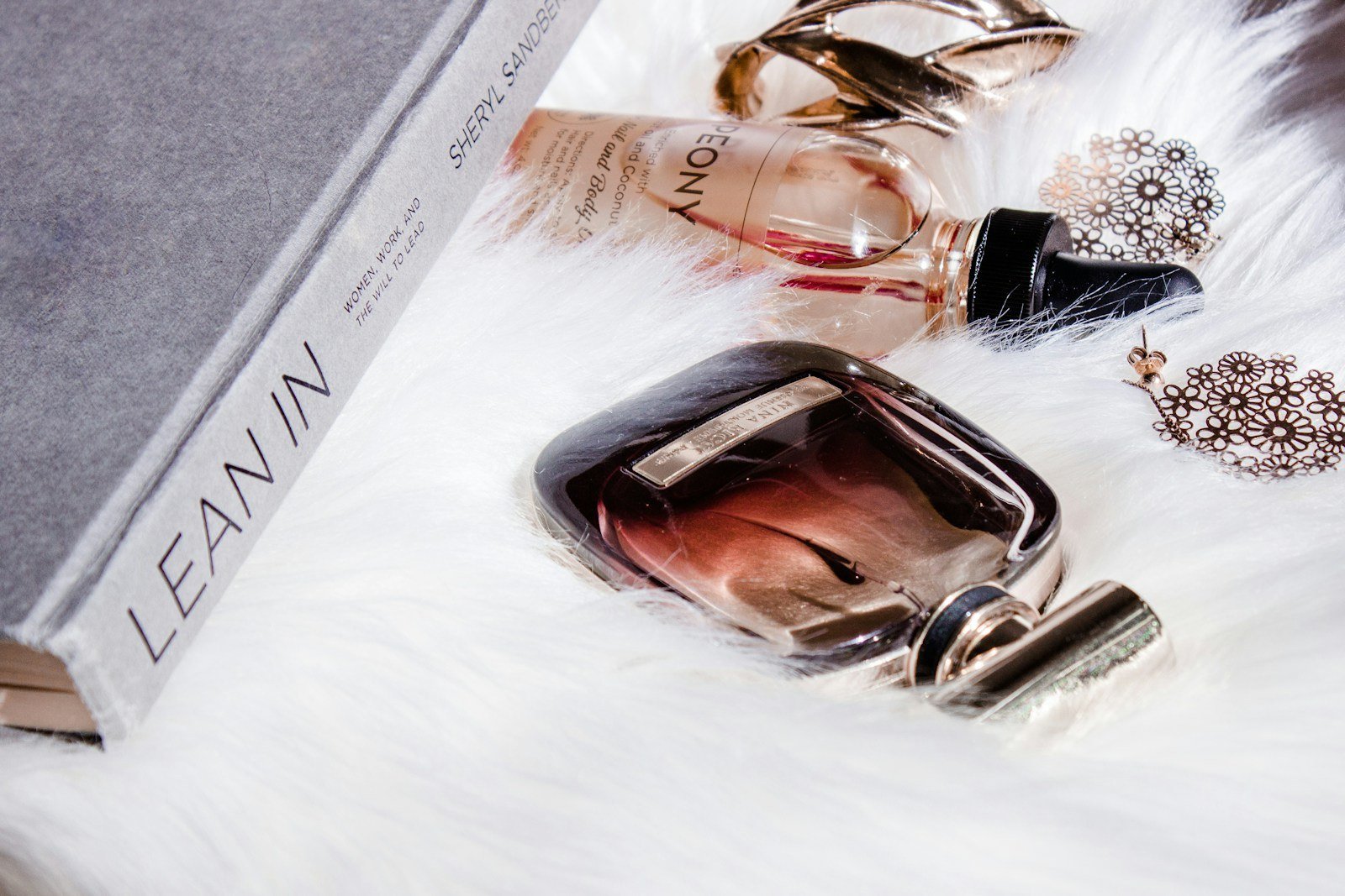 Perfumaria — Perfumes Femininos Que Recebem Elogios e Param o Ambiente