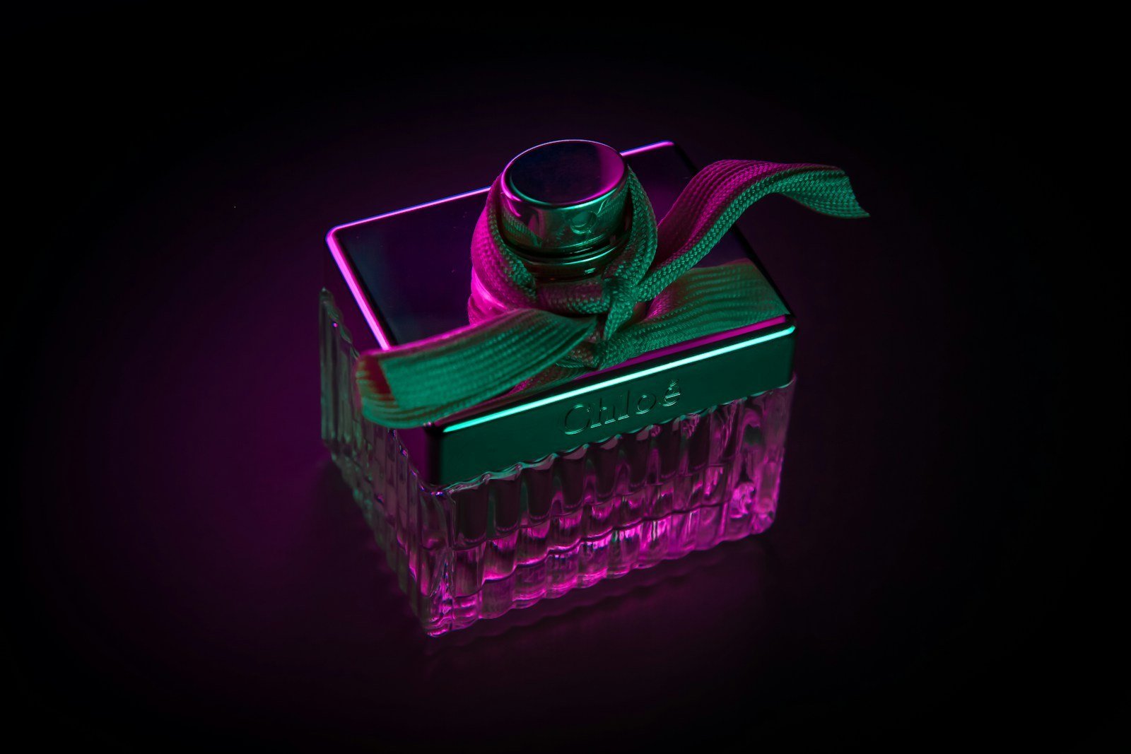 Perfumaria — Perfumes Masculinos com Couro para Festa Junina: O Segredo para se Destacar!