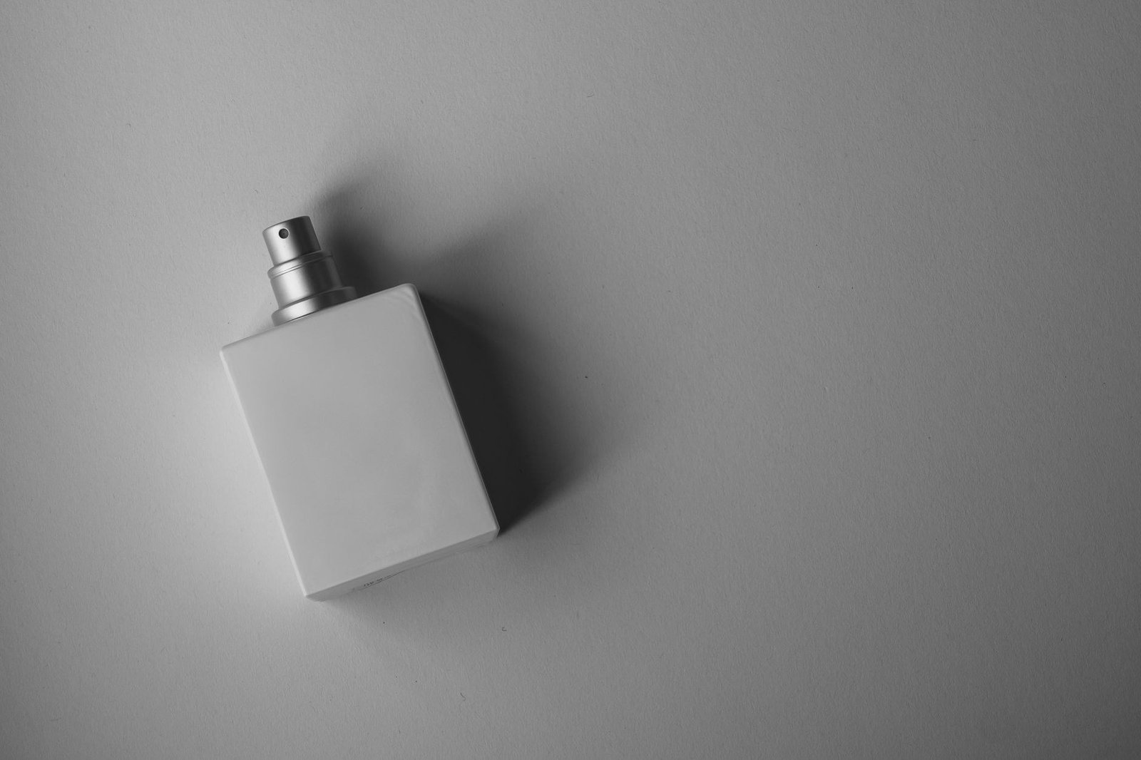 Lançamentos de Perfumes Masculinos: O que Chega no Brasil!