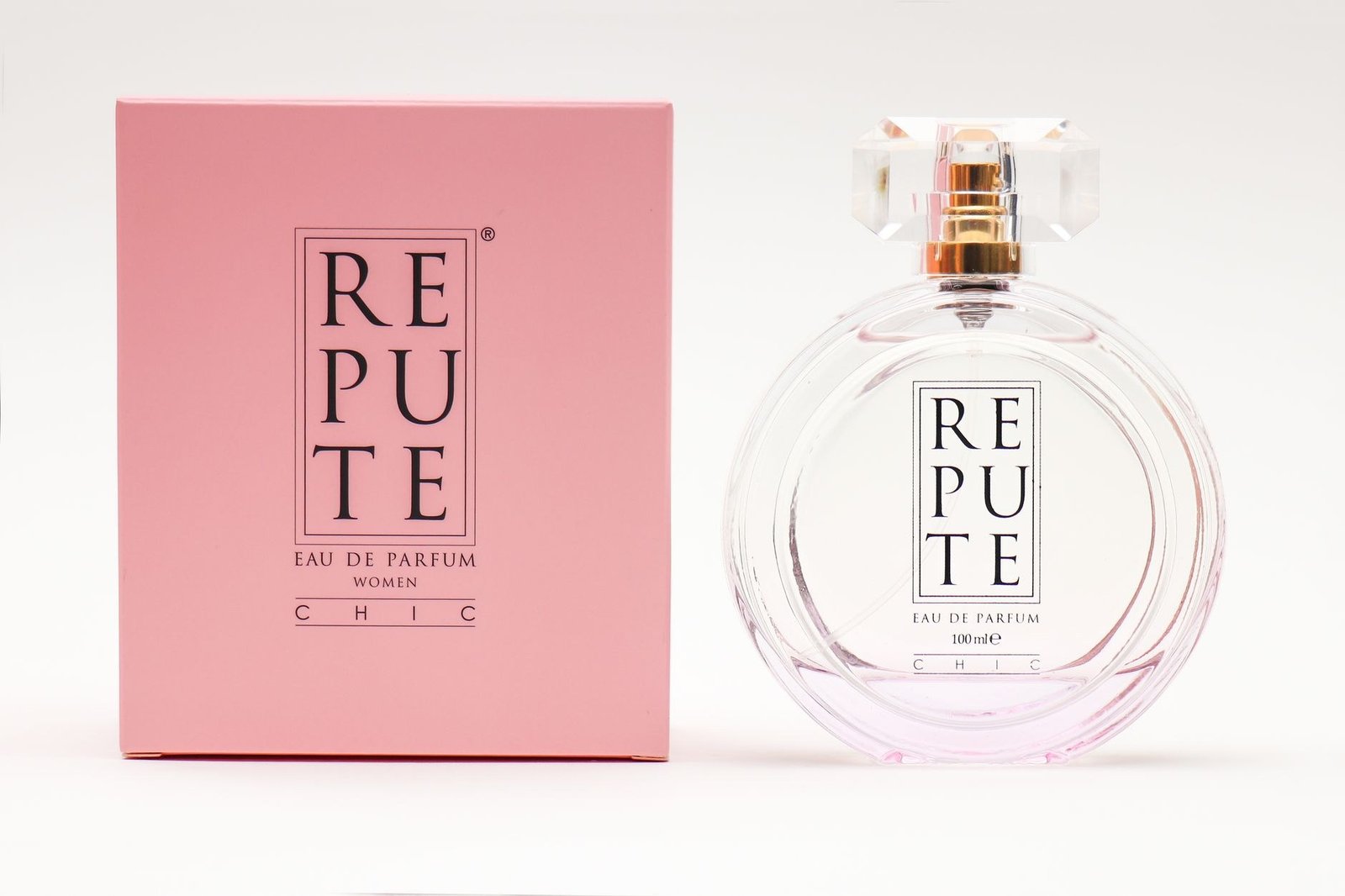 Perfumaria — Light Blue tem contratipo nacional? Doulce Vitta e Safira