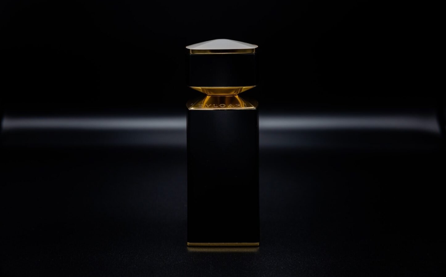 Por que perfume de 1966 continua à venda e lançamento de 2023 some