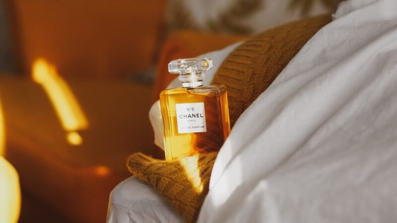 Hawas Atlantis e Dhanal Oudh Estethnay: 2 Rasasi Fora do Óbvio